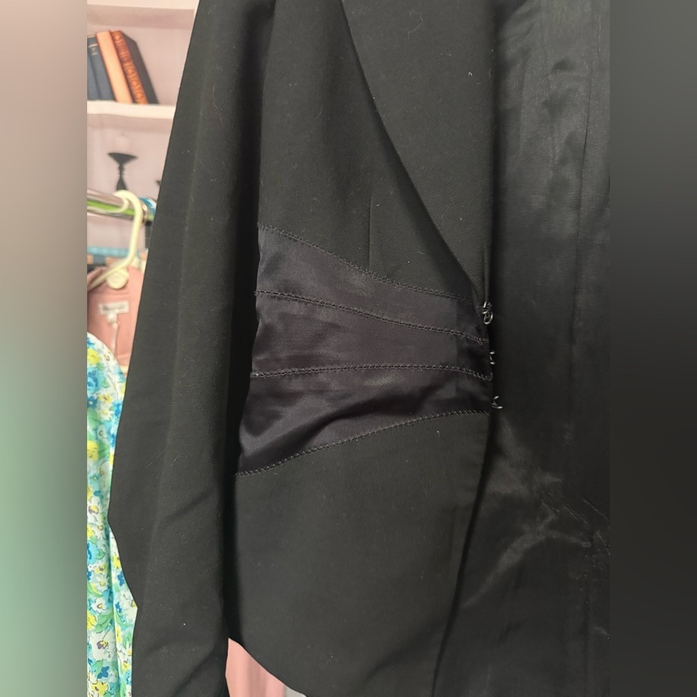Bebe Women's Elegant Black Blazer - Picture 2 of 4